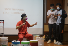 Stop thinking, start grooving  想那麼多 做就對了